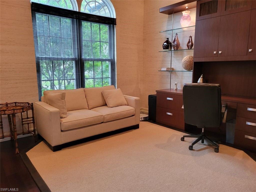 EDGEWATER - Residential Lease