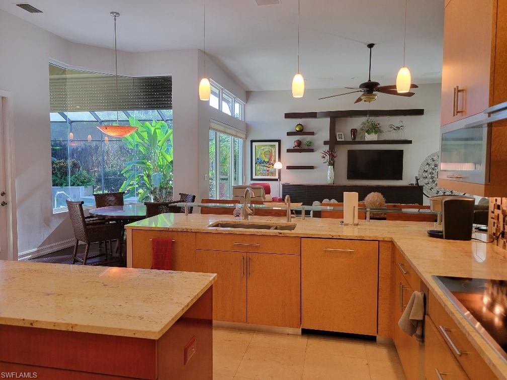 EDGEWATER - Residential Lease