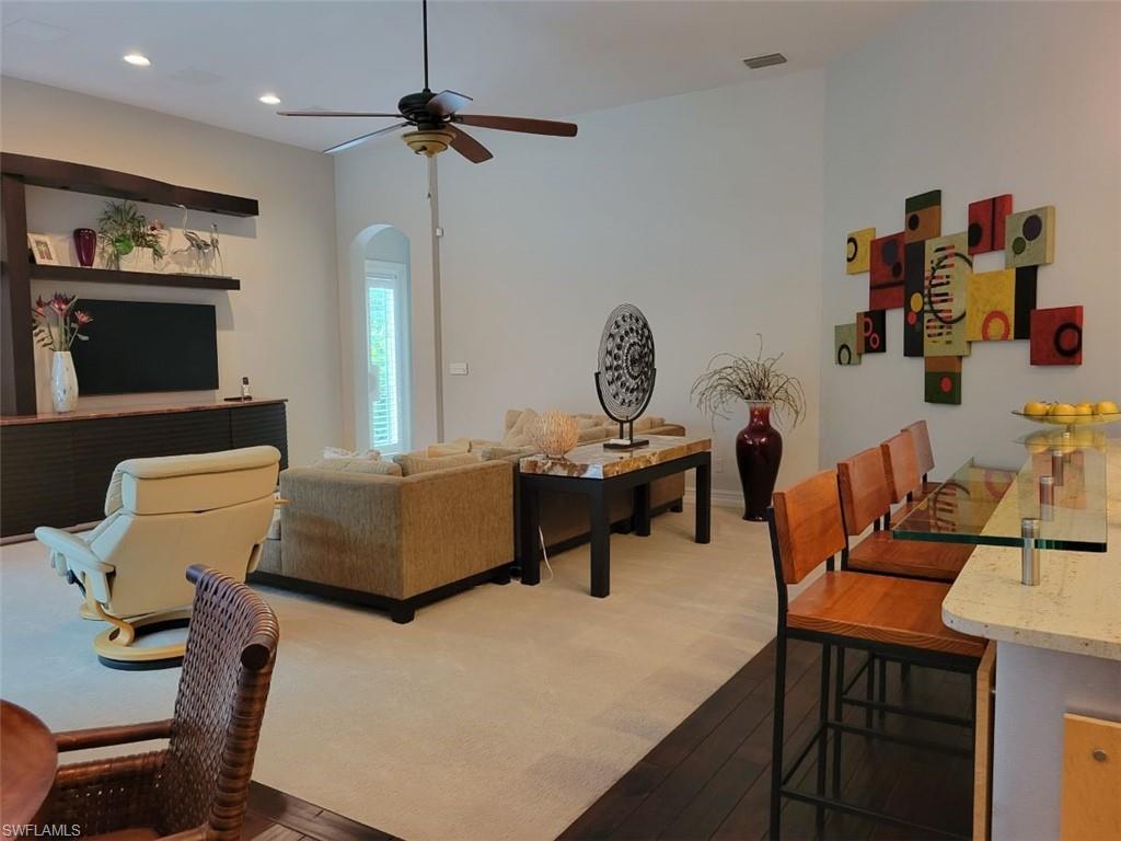 EDGEWATER - Residential Lease