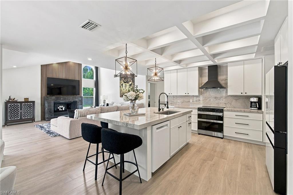 VANDERBILT LAKES - Residential