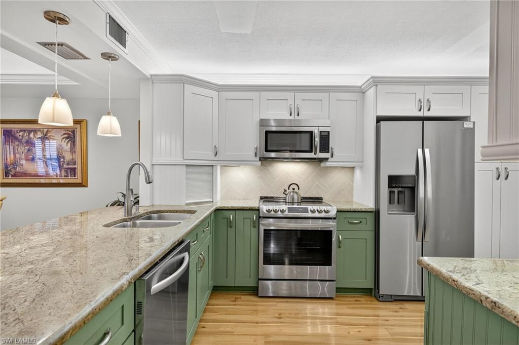 LIGHTHOUSE POINT CONDO - Residential