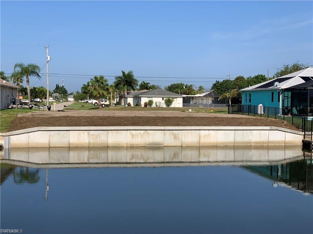 CAPE CORAL - Land