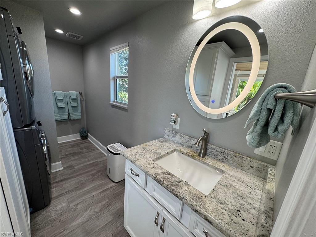 RIVERBEND MOTORCOACH RESORT - Land