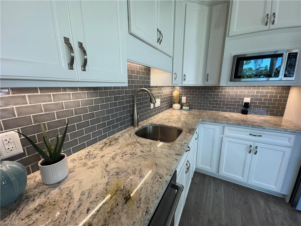 RIVERBEND MOTORCOACH RESORT - Land