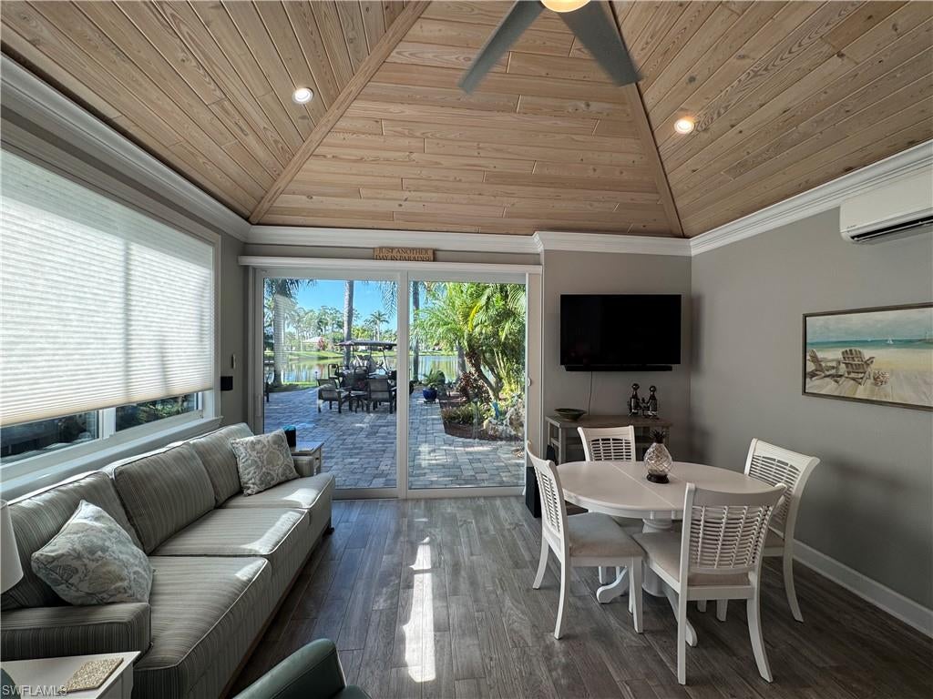 RIVERBEND MOTORCOACH RESORT - Land