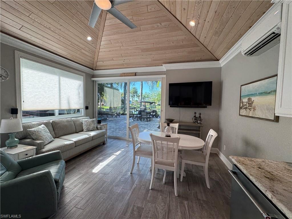 RIVERBEND MOTORCOACH RESORT - Land