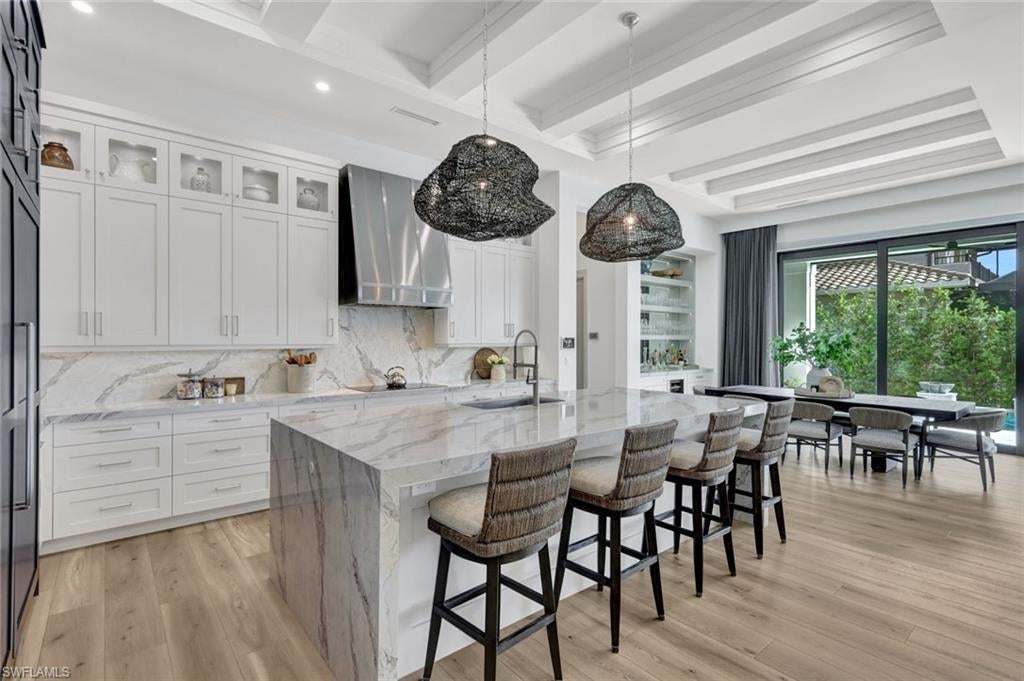 MARCO BEACH - Residential