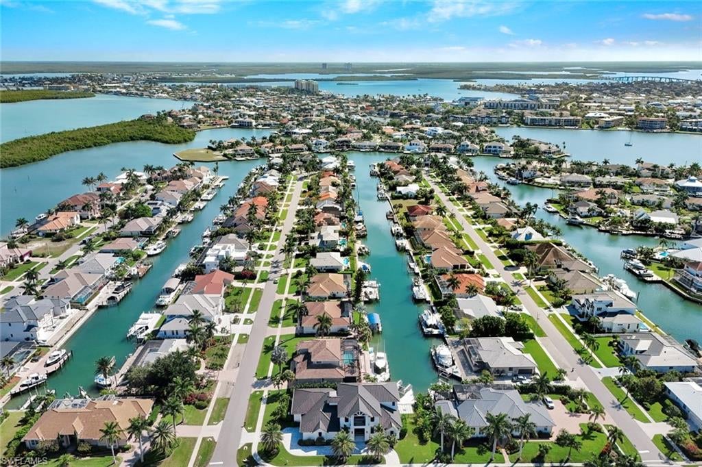 MARCO BEACH - Residential