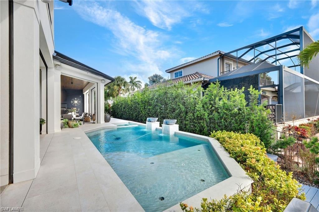 MARCO BEACH - Residential