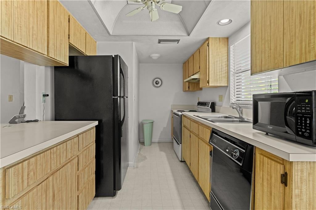 DANAH COURT CONDO - Residential