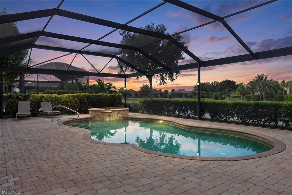 ESPLANADE - Residential Lease