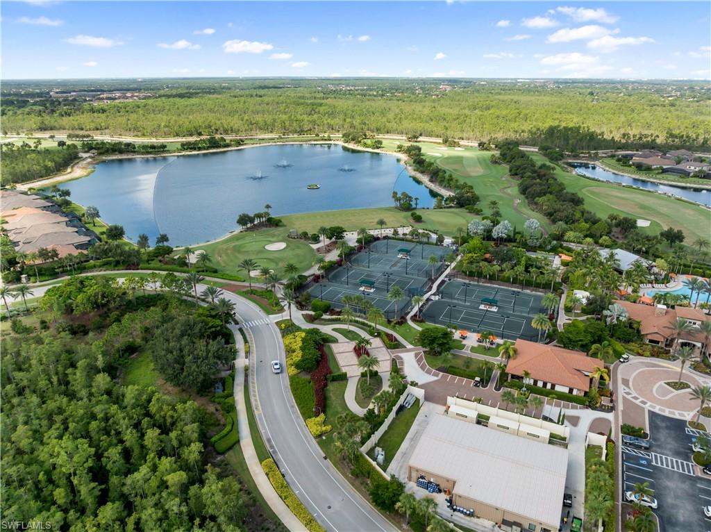 ESPLANADE - Residential Lease