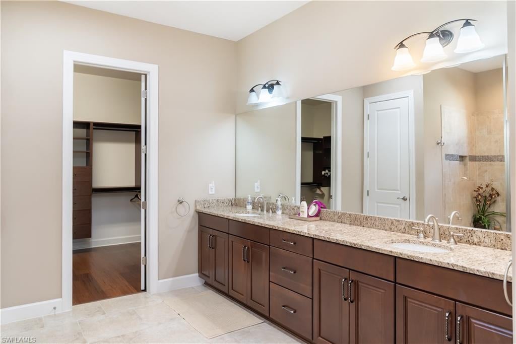 ESPLANADE - Residential Lease