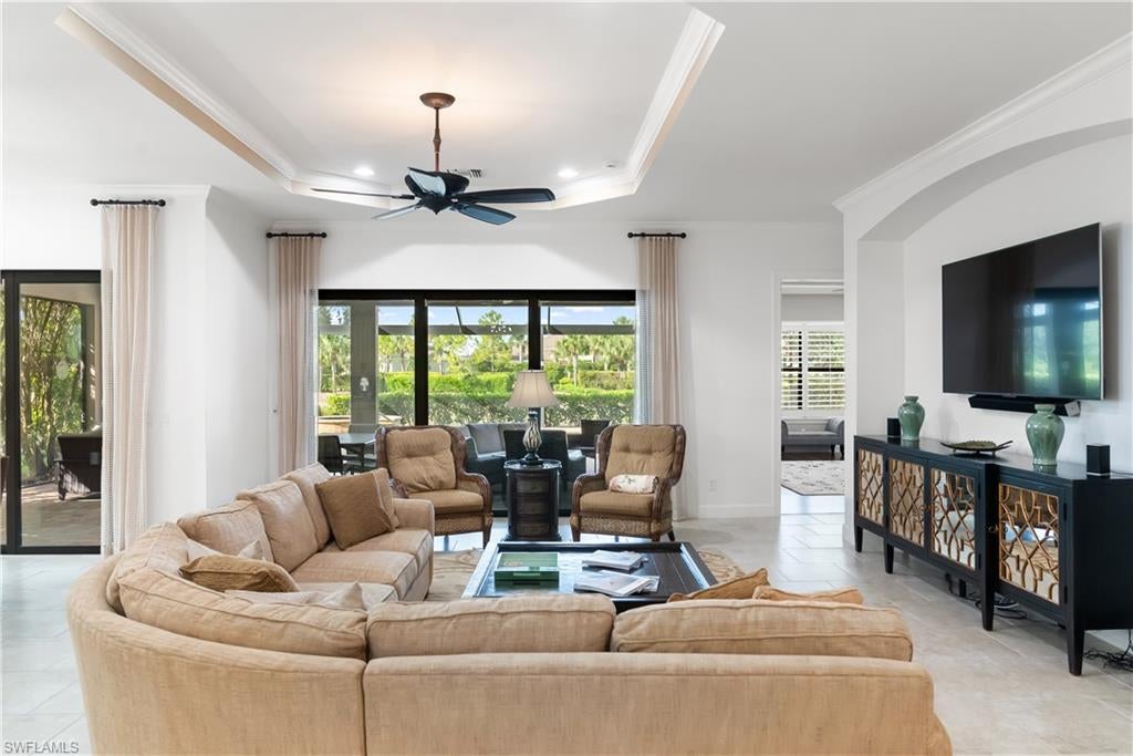 ESPLANADE - Residential Lease