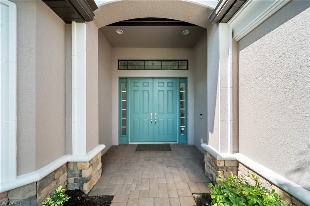 ESPLANADE - Residential Lease