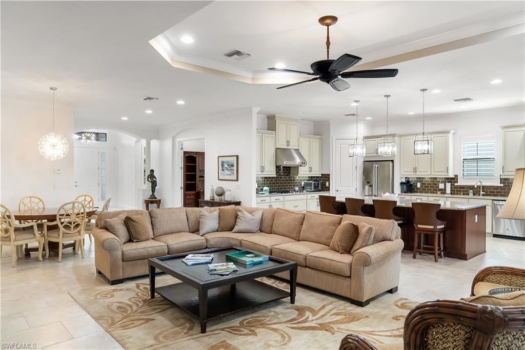 ESPLANADE - Residential Lease