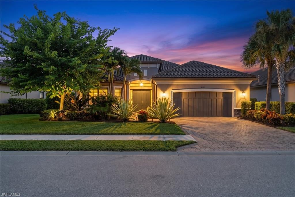 ESPLANADE - Residential Lease