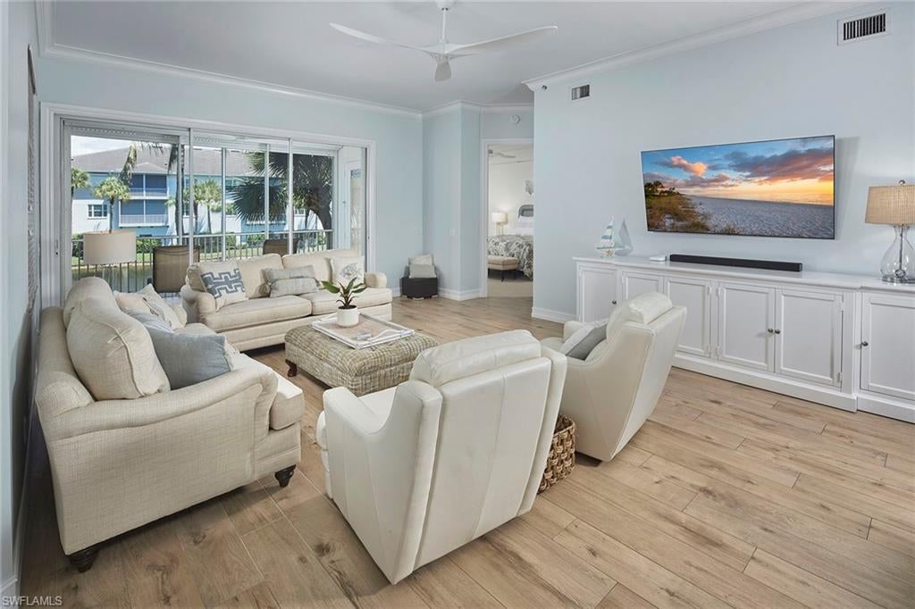 BREAKWATER - Residential