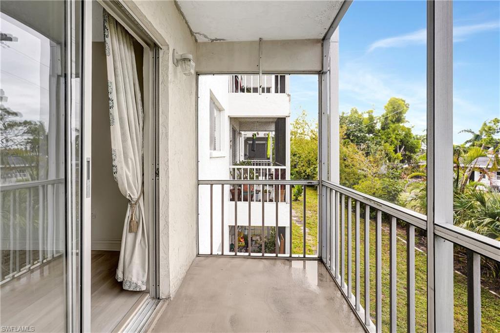 CAPEWAY CONDO - Residential
