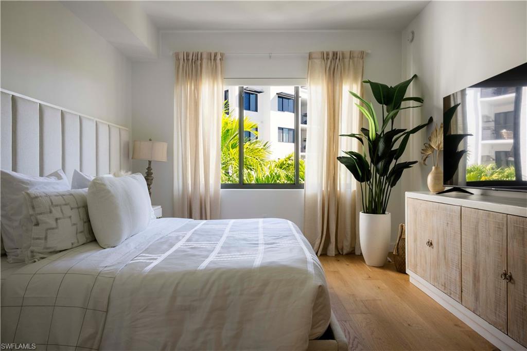 ELEVEN ELEVEN CENTRAL - Residential Lease