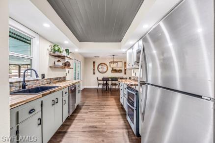 LABELLE BELMONT WOODS - Residential