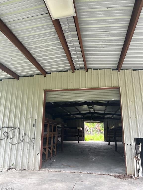 HAPPY BULL FARMS - Residential