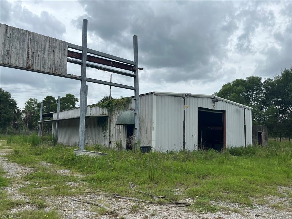 HAPPY BULL FARMS - Residential