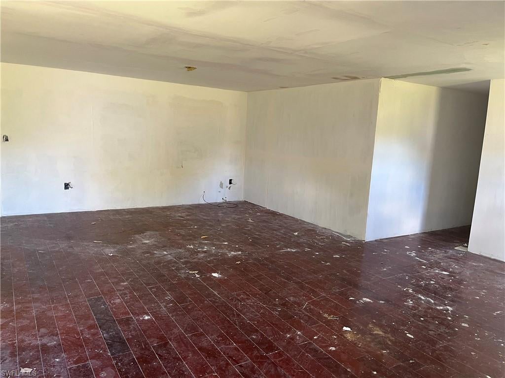 HAPPY BULL FARMS - Residential