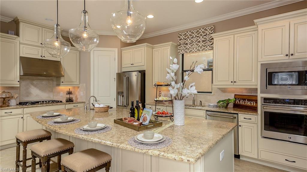 PEBBLE POINTE - Residential