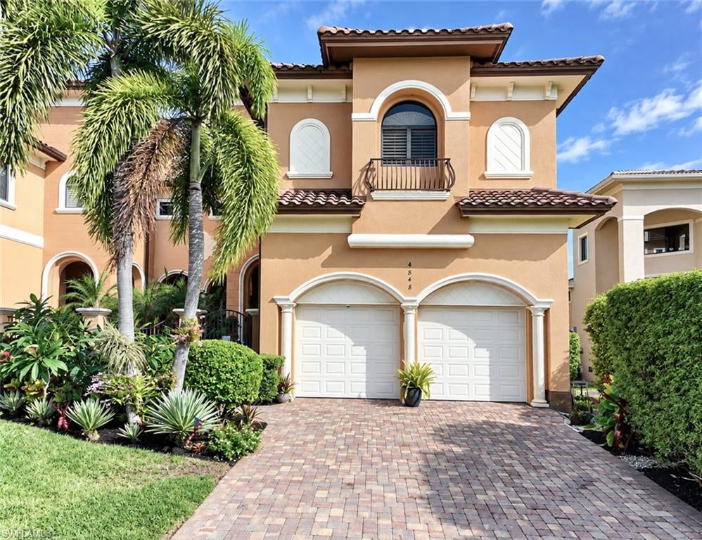 IMPERIAL SHORES - Residential