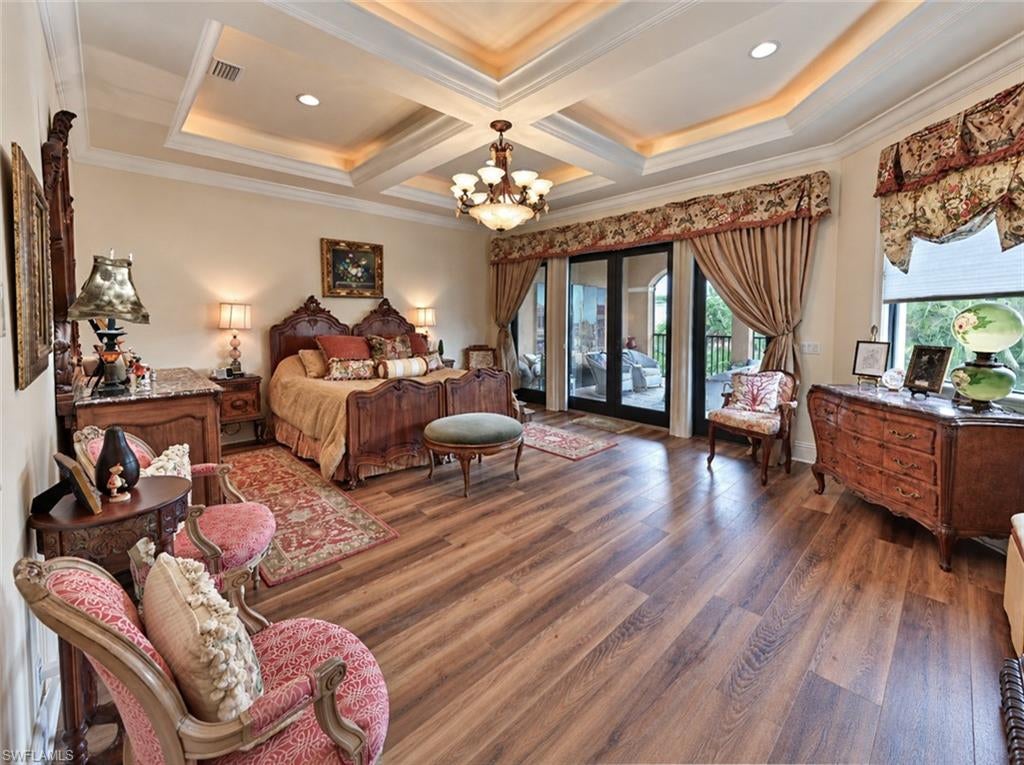 IMPERIAL SHORES - Residential
