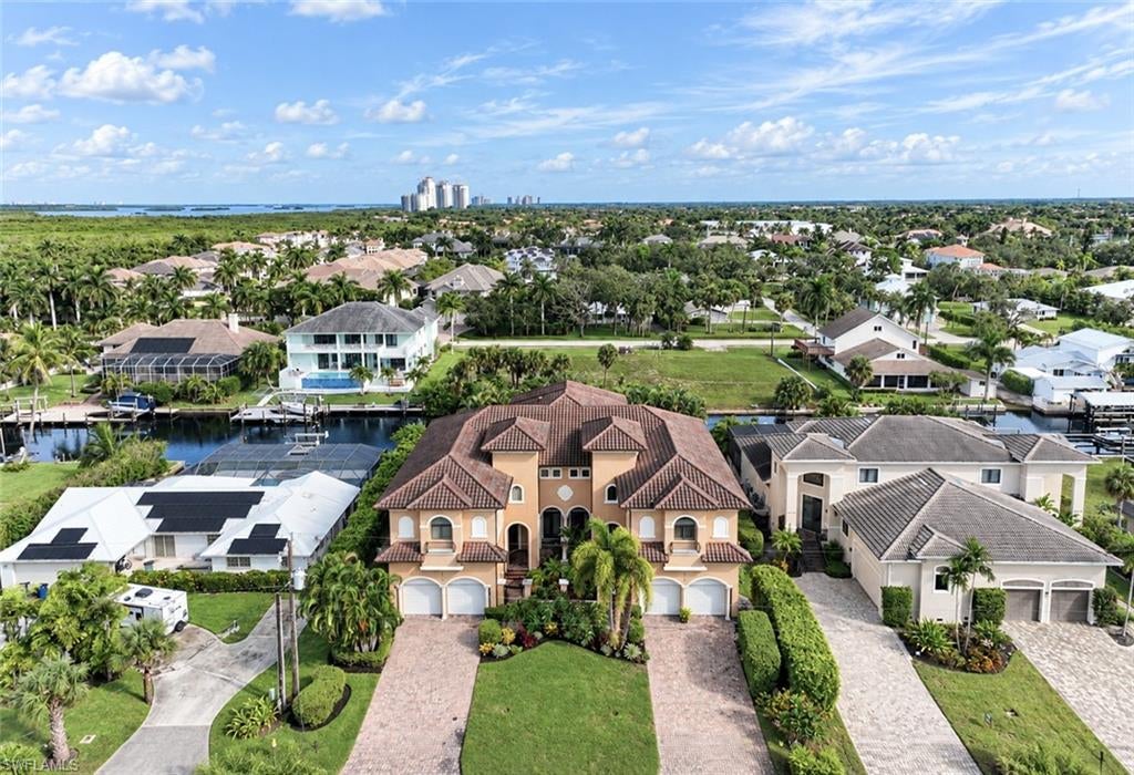 IMPERIAL SHORES - Residential