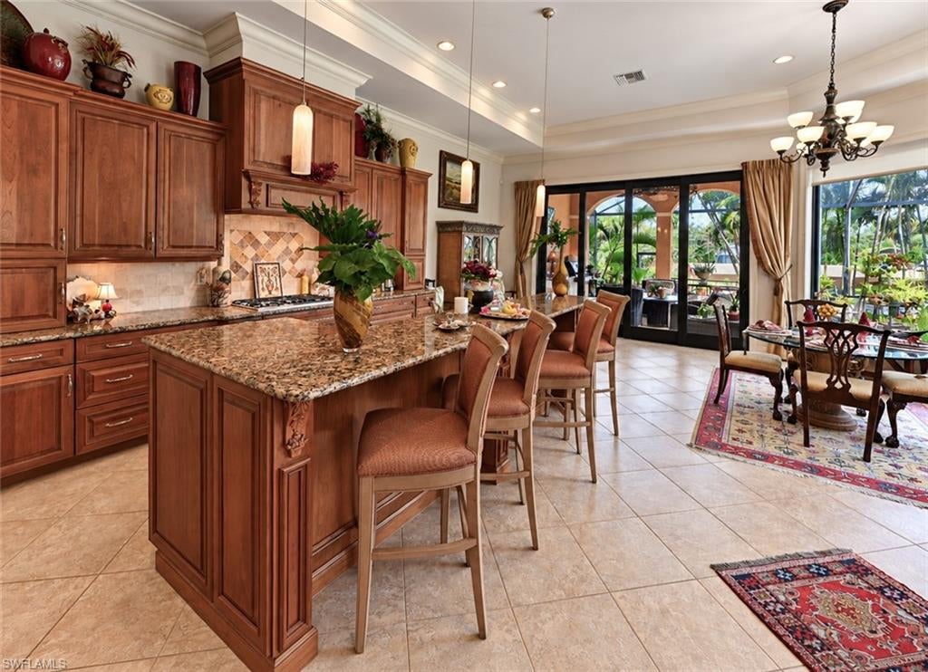 IMPERIAL SHORES - Residential