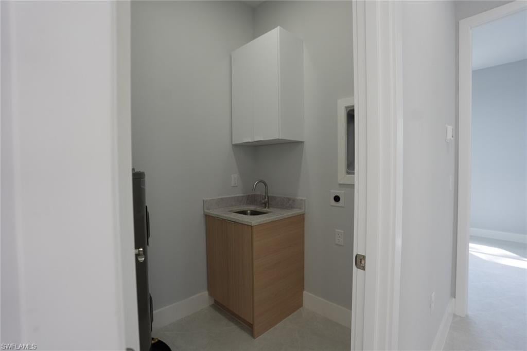 900 BUILDING - Residential