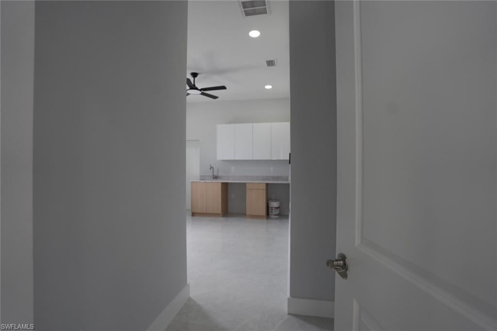 900 BUILDING - Residential