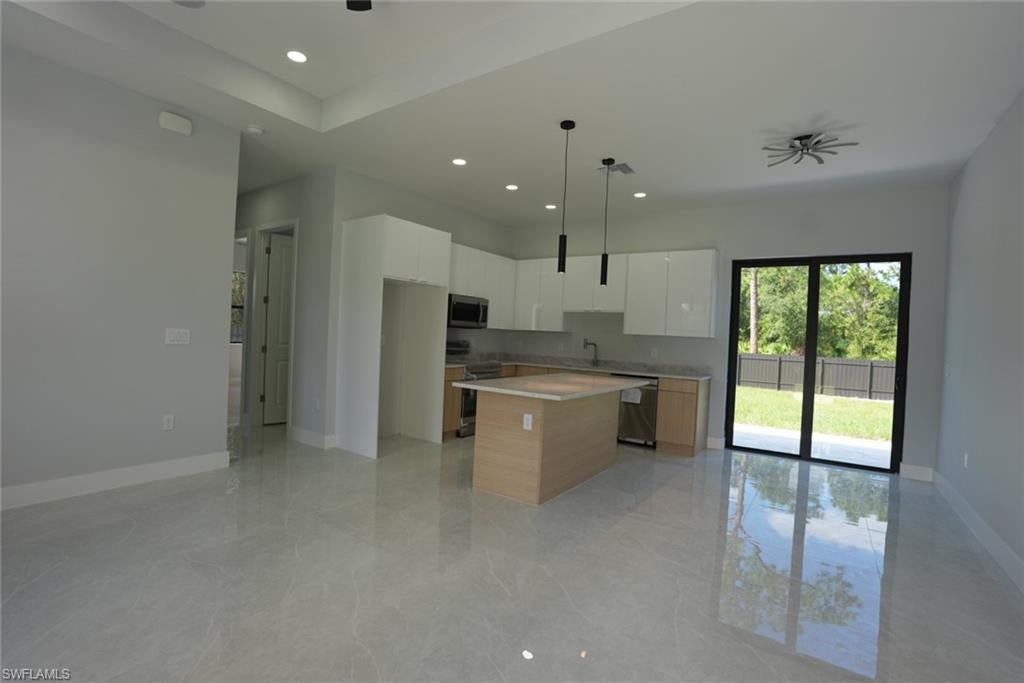 900 BUILDING - Residential