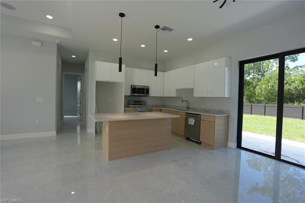 900 BUILDING - Residential
