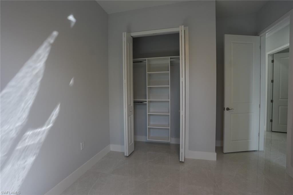 900 BUILDING - Residential