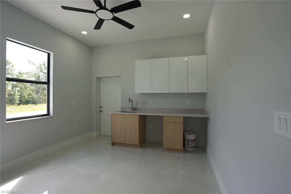 900 BUILDING - Residential