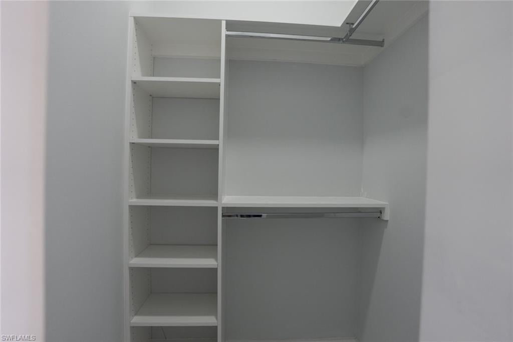 900 BUILDING - Residential