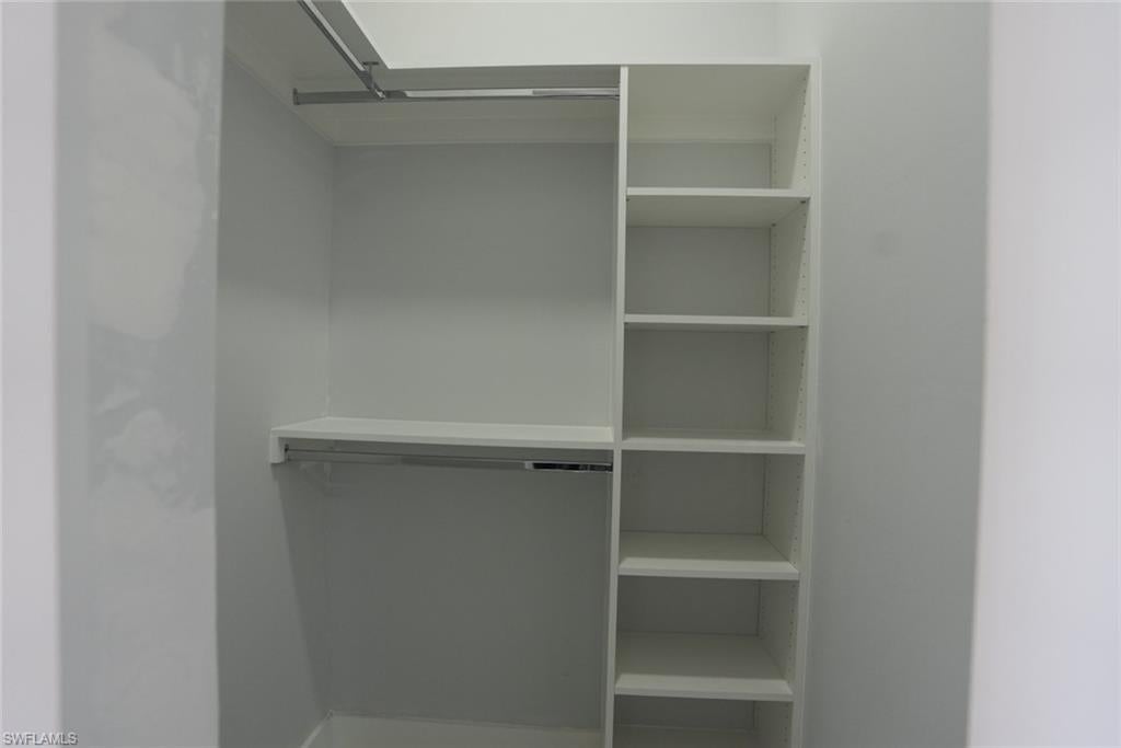 900 BUILDING - Residential