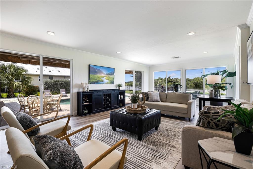 RIVER OAKS - Residential