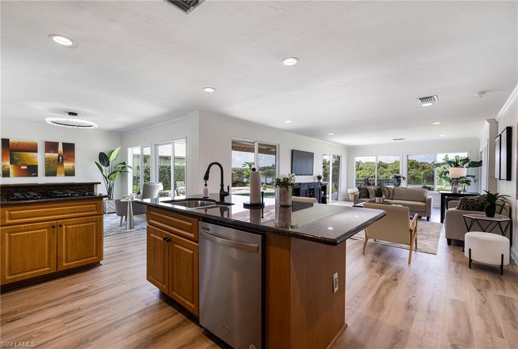 RIVER OAKS - Residential