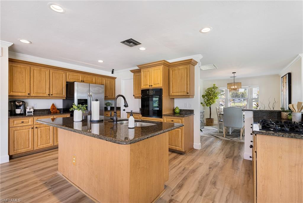 RIVER OAKS - Residential