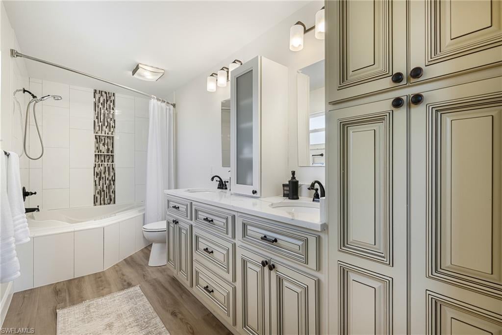 RIVER OAKS - Residential
