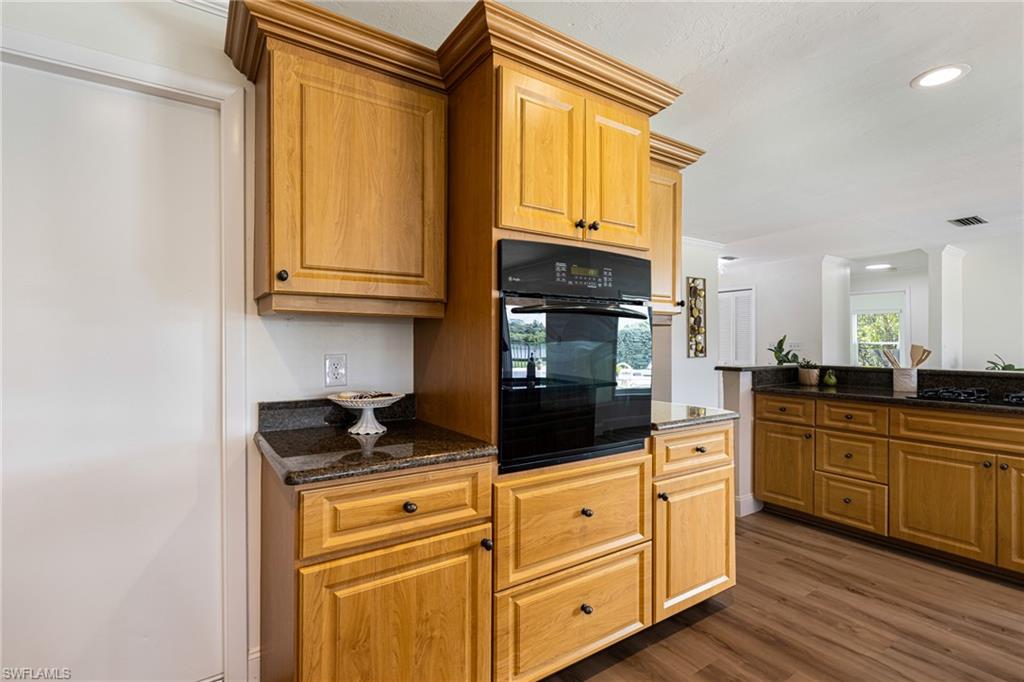 RIVER OAKS - Residential