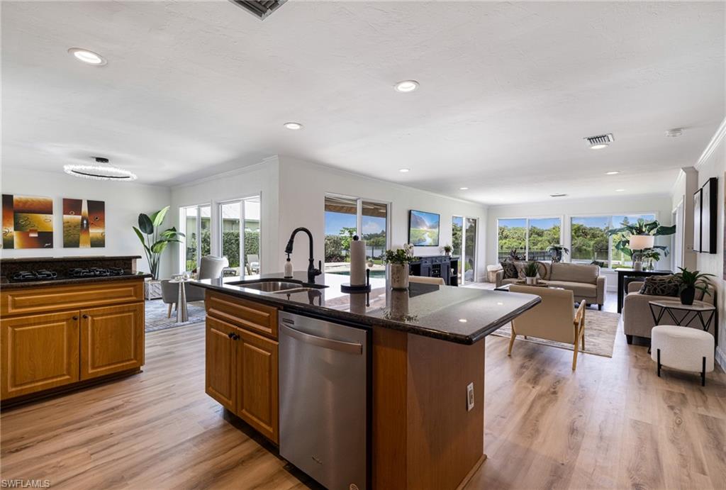 RIVER OAKS - Residential
