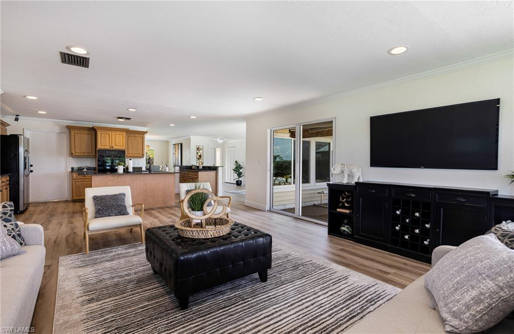RIVER OAKS - Residential