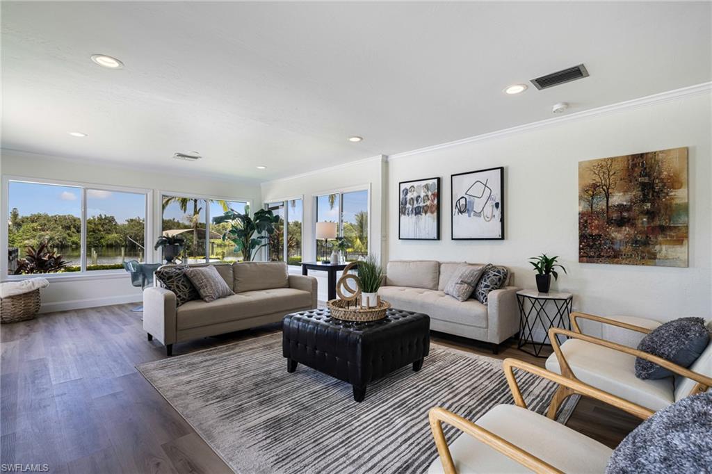 RIVER OAKS - Residential