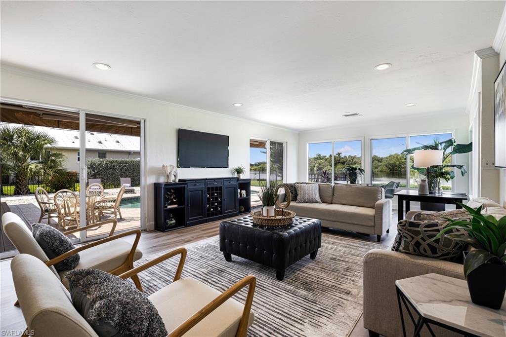 RIVER OAKS - Residential